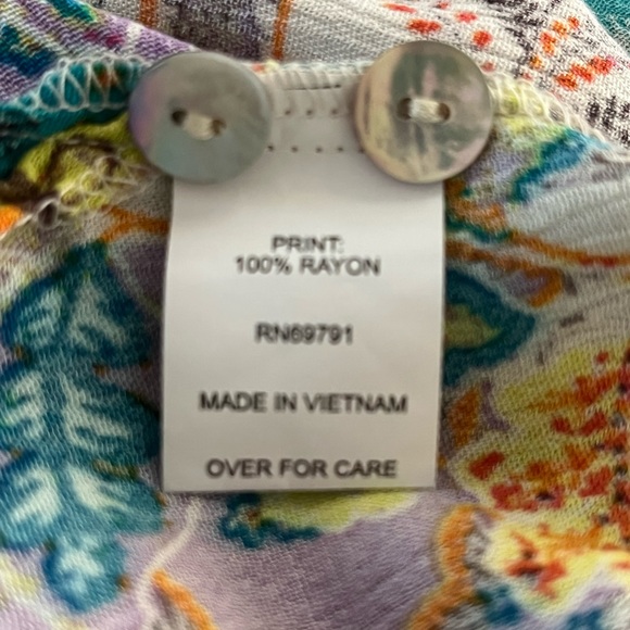 Button Down Mixed Floral Print Top - Picture 6 of 6